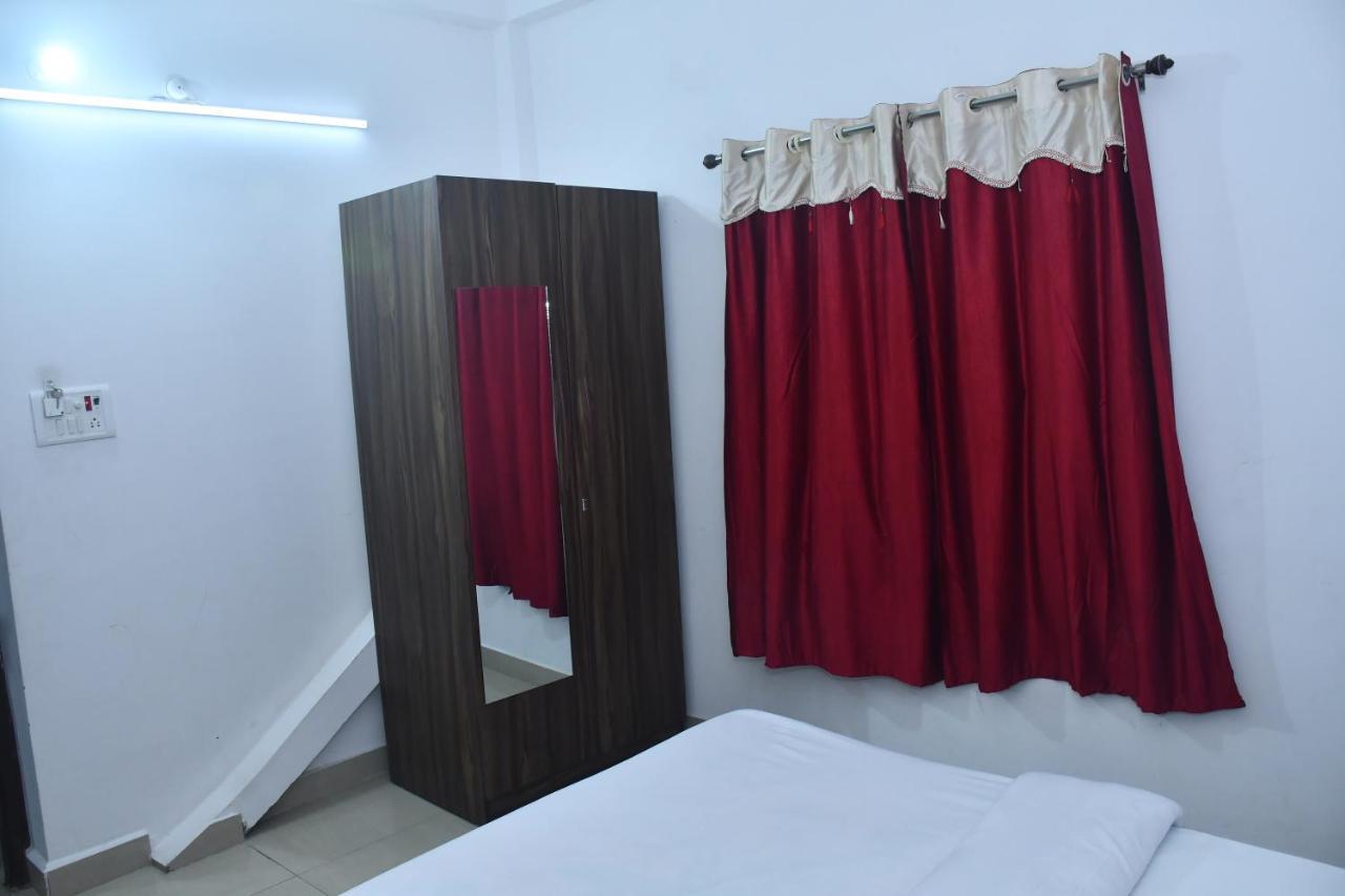 Hotel Awadh Palace Sahjanwa Bagian luar foto