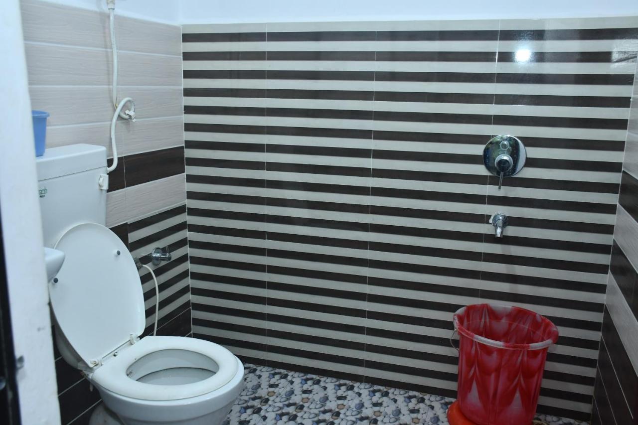 Hotel Awadh Palace Sahjanwa Bagian luar foto