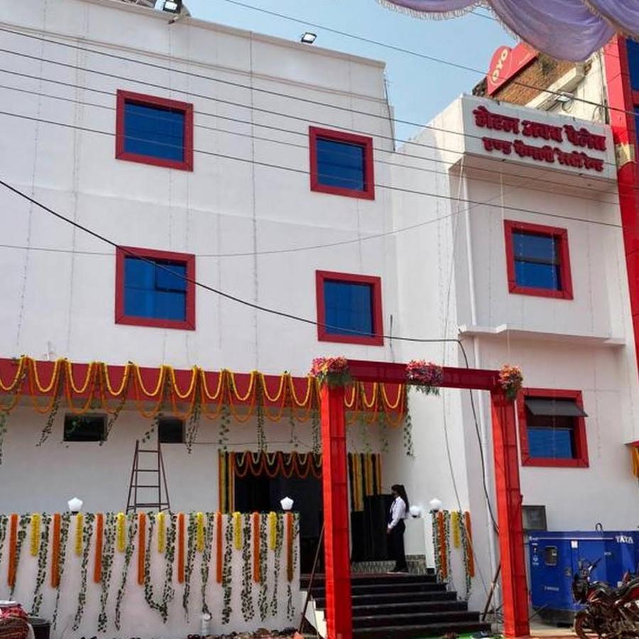 Hotel Awadh Palace Sahjanwa Bagian luar foto